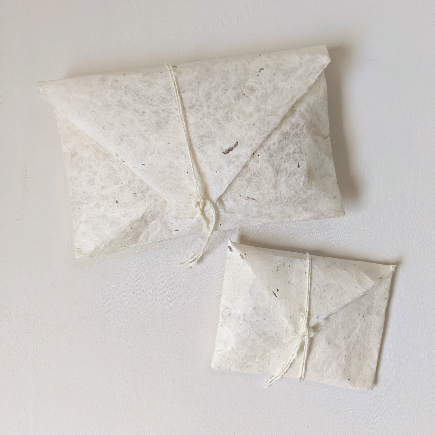 わたからつむぐのコットン製品は、自給率0%の国産綿を自社栽培し、無農薬で安心できる製品に取り組んでいます。わたから わたからつむぐ マインド松井 日本の綿 和綿 綿 コットン 100% 自給率 オーガニックコットン 無農薬 わめん 日本製 国内 国産 国内栽培 和綿とは 種類 コットンの種類 綿の種類 ブランド ショップ オンラインショップ ものづくり ガラ紡 特徴 自社工場 縫製工場 アパレル 小物 製作 国内製造 販売 手作業オリジナル オリジナル商品 コットン製品 コットン商品 綿製品 オーガニックコットン商品 プレゼント 贈り物 ギフト クレンジング フェイスタオル ケア用品 健康 健康グッズ ボディタオル タオル 洗顔 腹巻 腹巻パンツ 腹巻スパッツ 布ナプキン ストール ブランケット コースター ランチョンマット ベビー用品 ベビースタイ ラグマット 靴下 ソックス 部屋着 パジャマ 冷え取り 温活 睡眠 睡眠グッズ 綿 わた コットン オーガニックコットン 綿100% コットン100% オーガニックコットン100%